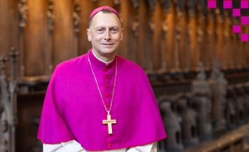Neuer Erzbischof wird feierlich ins Amt eingeführt