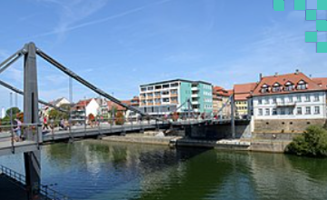 Kettenbrücke: Stadtauswärts oder stadteinwärts?